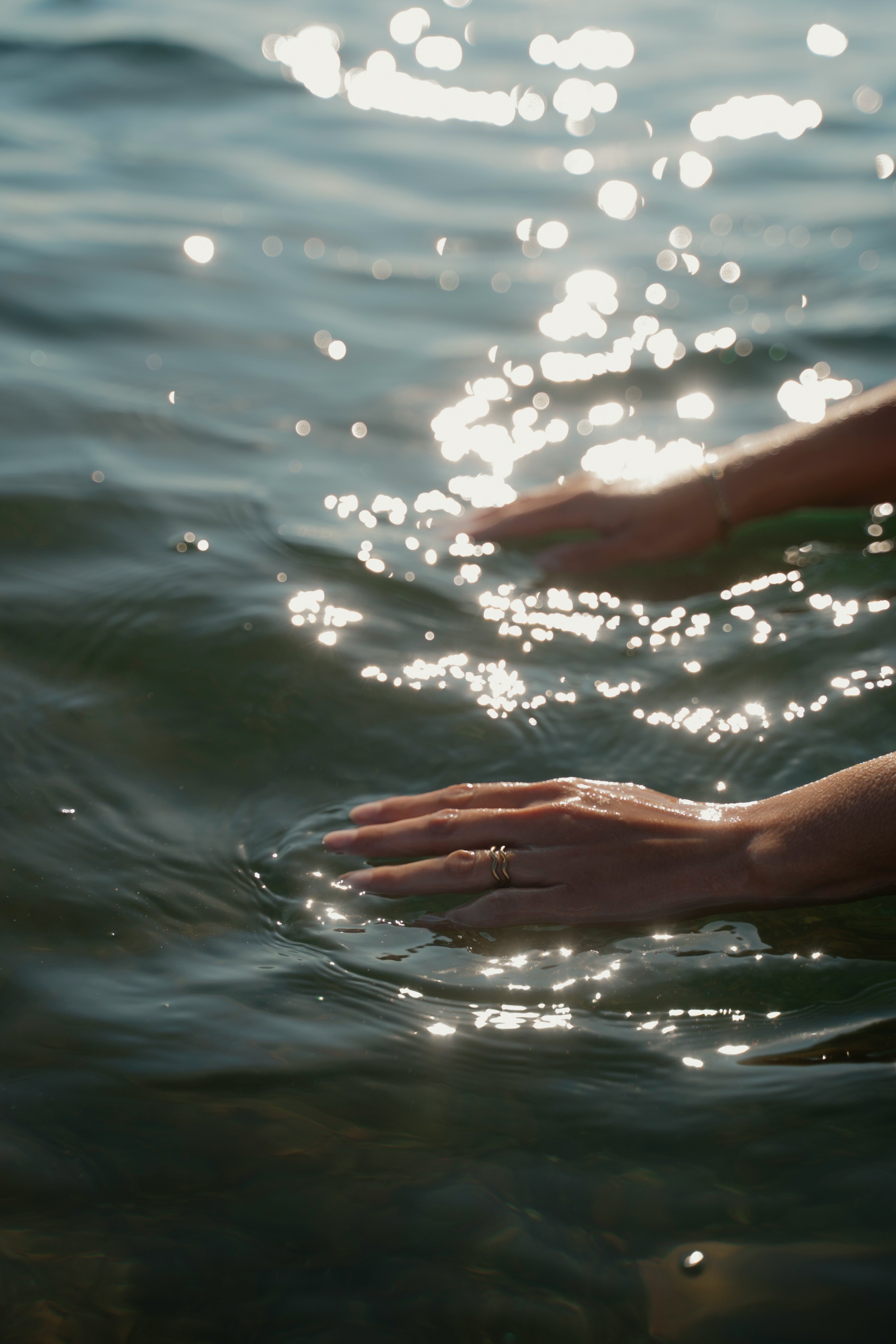 kirsten-frank-v4U01g5EqFc-unsplash