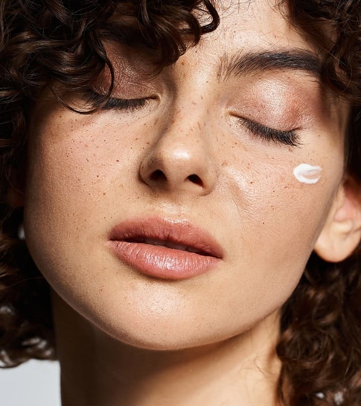 skincare-minimalistic-background